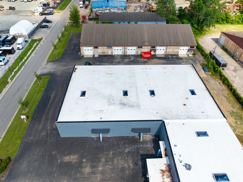 More Photos Of 3051 Lamb Ave, Columbus Warehouse For Lease