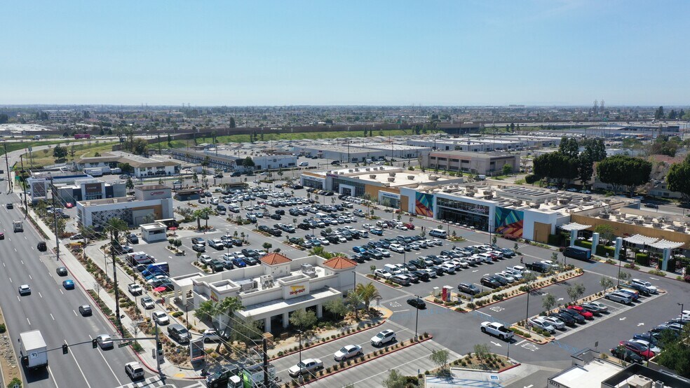 More Photos Of 7911-7927 Garden Grove Blvd, Garden Grove General Retail For Lease