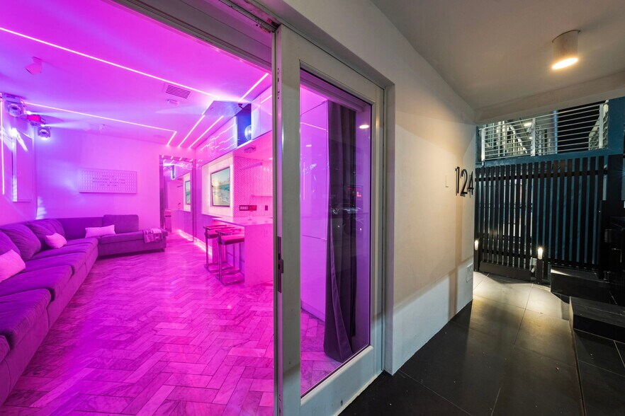 More Photos Of 124 11th St, Miami Beach Hotel For Sale