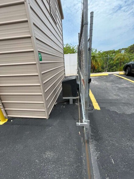More Photos Of 743 Wesley Ave, Tarpon Springs Warehouse For Sale