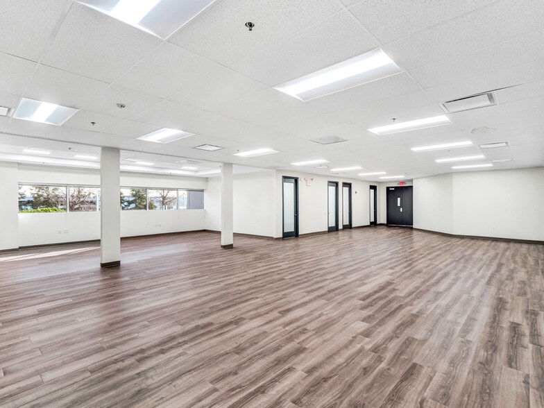 More Photos Of 25 Colony Rd, Jersey City Warehouse For Lease