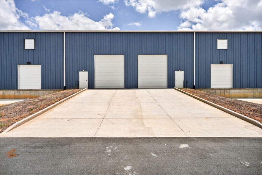 More Photos Of 121 Osage dr, Greenville Warehouse For Sale