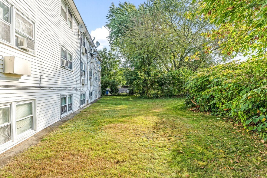 More Photos Of 25 Margaret St, Pawtucket Apartments For Sale