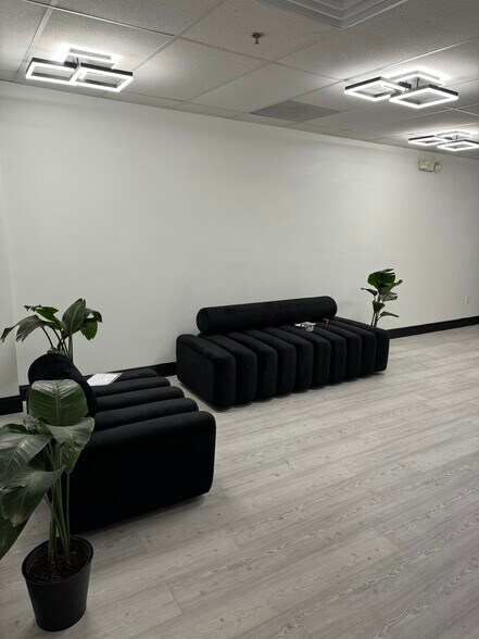 More Photos Of 485 S Kirkman Rd, Orlando General Retail For Sale