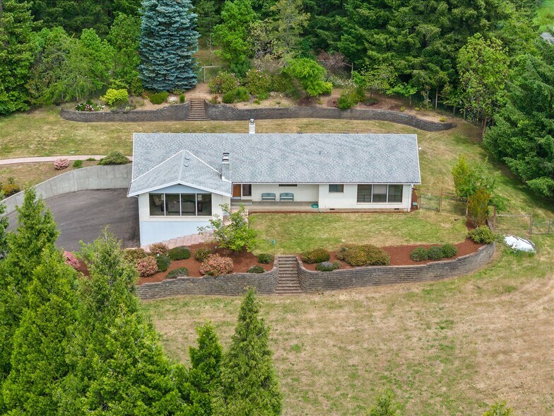 More Photos Of 115 NW Harmony Ln, Corvallis Specialty For Sale