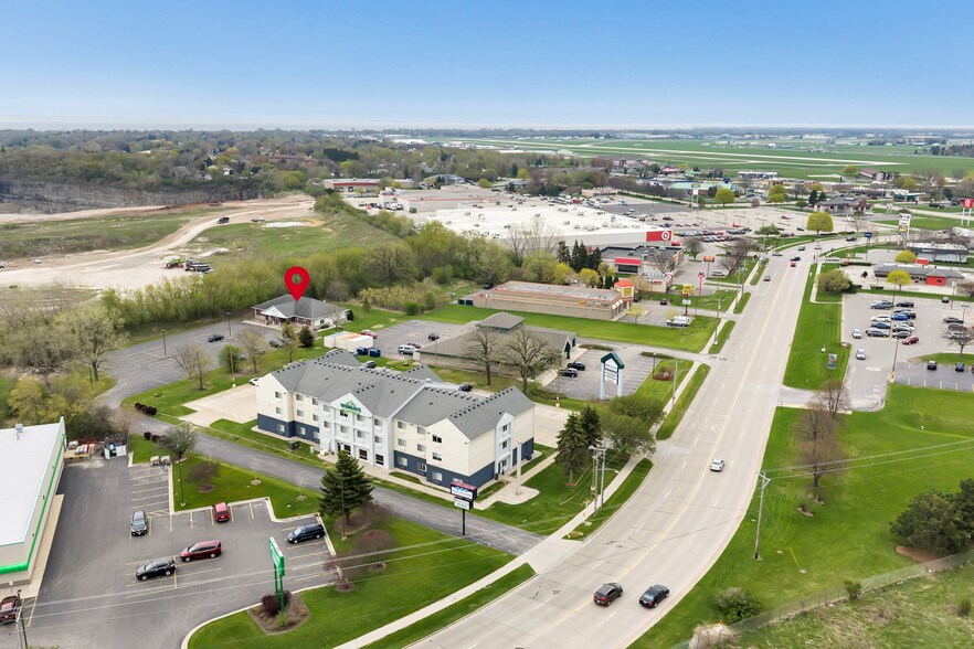 More Photos Of 1780 S Koeller St, Oshkosh Flex For Sale