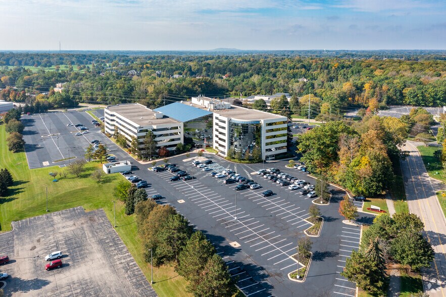 More Photos Of 39555 Orchard Hill Pl, Novi Office For Lease