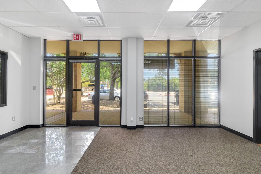 More Photos Of 16333 S Great Oaks Dr, Round Rock Medical For Lease