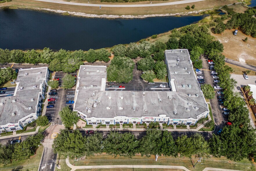 More Photos Of 422 S Alafaya Trl, Orlando Loft Creative Space For Sale