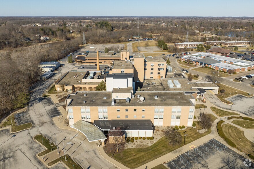 More Photos Of 818 Riverside Ave, Adrian Hospital For Sale