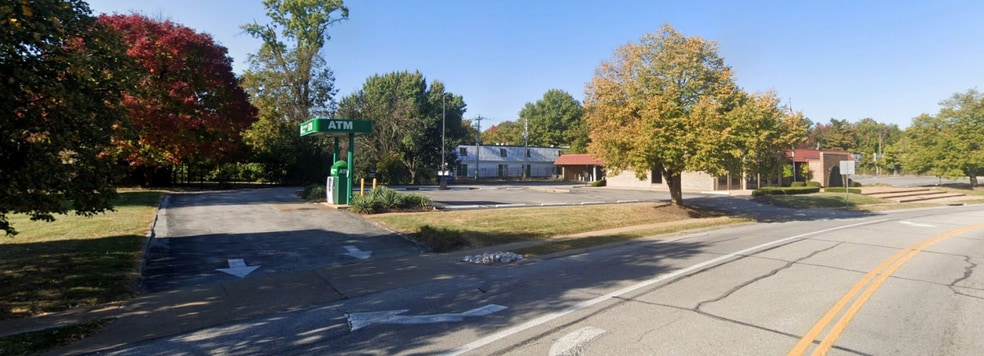 More Photos Of 1626 Pattern Dr, Saint Louis Bank For Sale