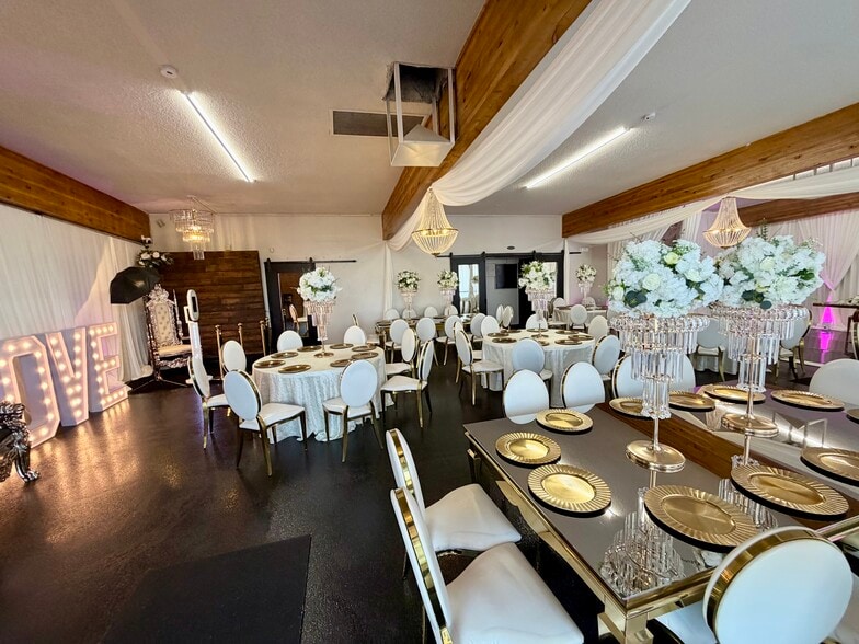 More Photos Of 2111 E Main St, Mesa Freestanding For Sale