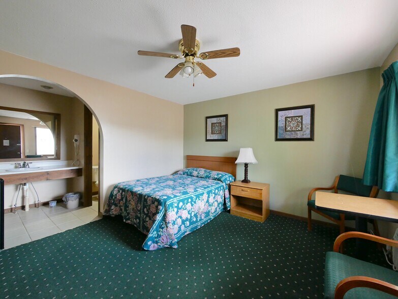 More Photos Of 56721 Ferry Landing Rd, Shadyside Shelter For Sale
