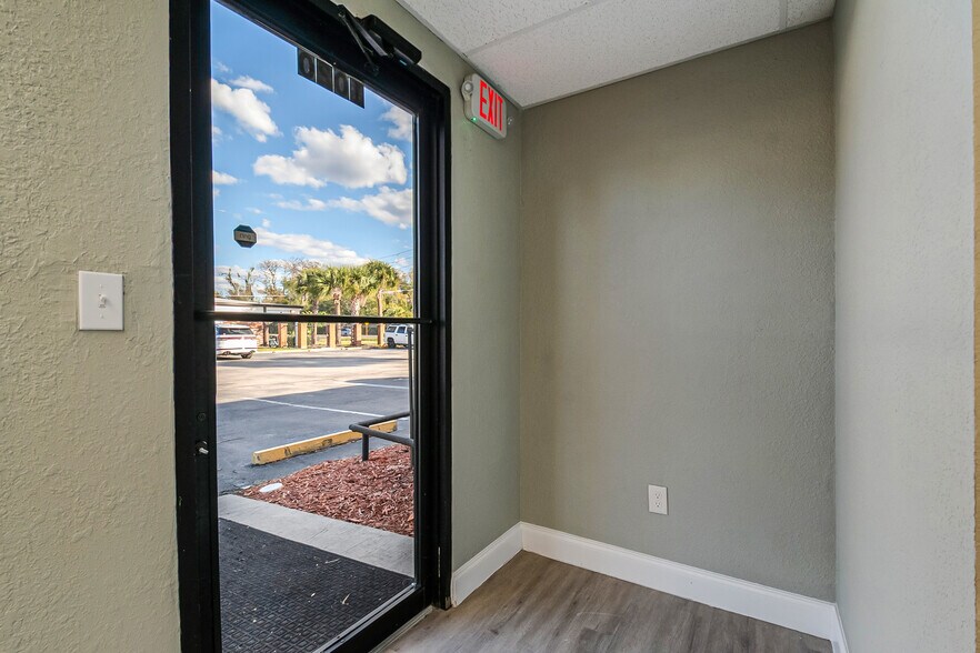 More Photos Of 440 Plumosa Ave, Casselberry Warehouse For Lease