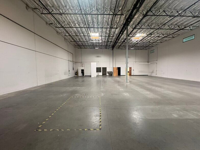 More Photos Of 16 Goddard, Irvine Light Manufacturing For Lease