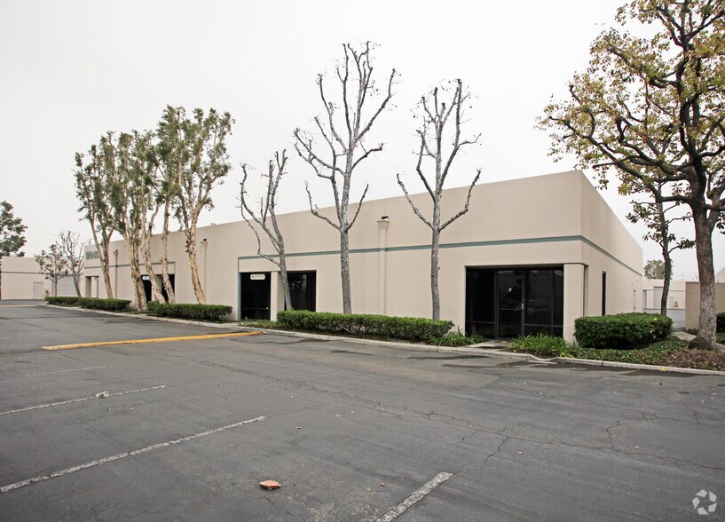 More Photos Of 8541 Wellsford Rd, Santa Fe Springs Unknown For Lease