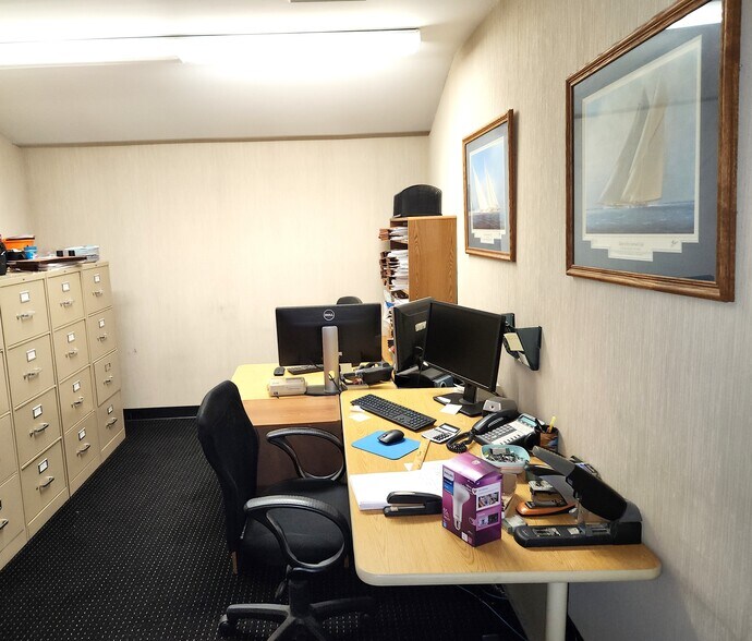 More Photos Of 87 S Main St, Newtown Office For Sale