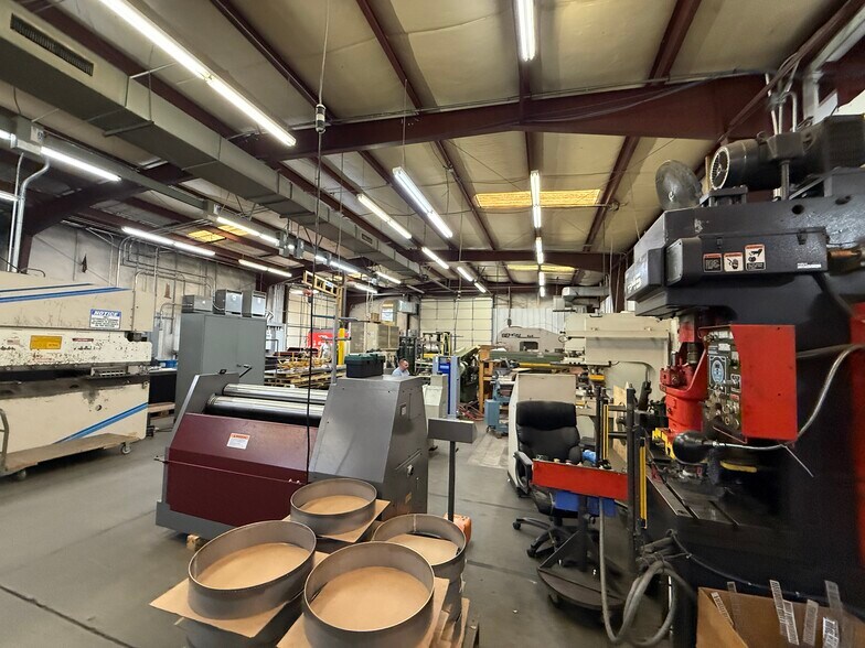 More Photos Of 435 Senn Rd, Inman Manufacturing For Sale