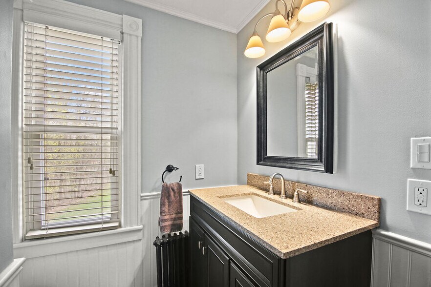 More Photos Of 18 Elm St, Rocky Hill Office Residential For Sale