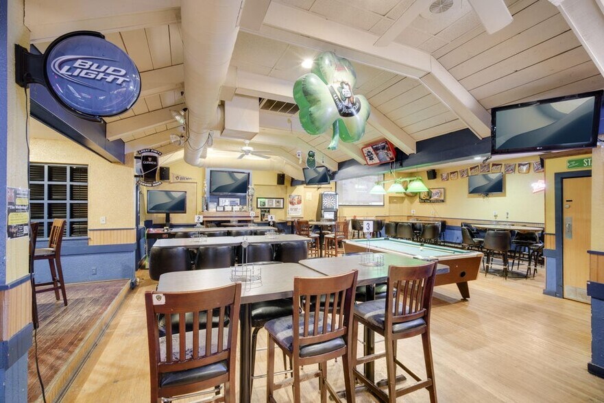 More Photos Of 6317 W Bluemound Rd, Milwaukee Bar For Sale