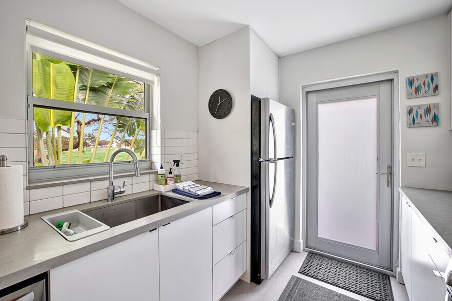 More Photos Of 625 NE 13th Ave, Fort Lauderdale Multifamily For Sale