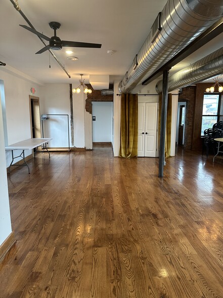 More Photos Of 700 Fairfield Ave, Bellevue Office For Sale