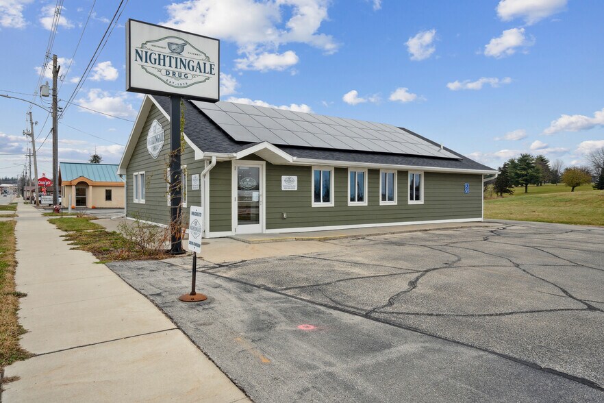 More Photos Of 606 Rossville Rd, Waukon Restaurant For Sale