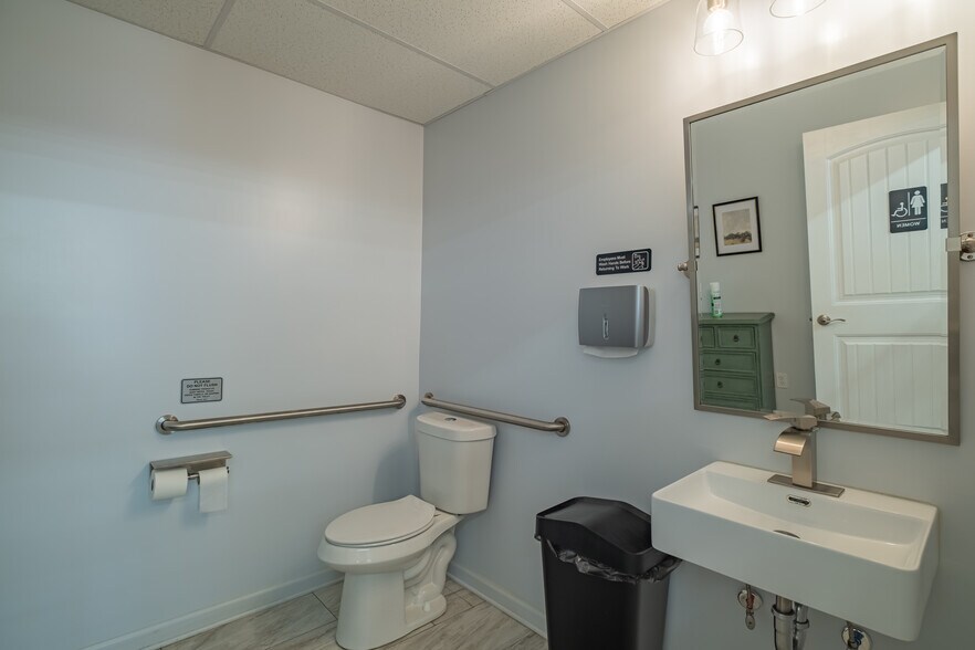 More Photos Of 7403 Hillsboro Hwy, Hillsboro General Retail For Sale