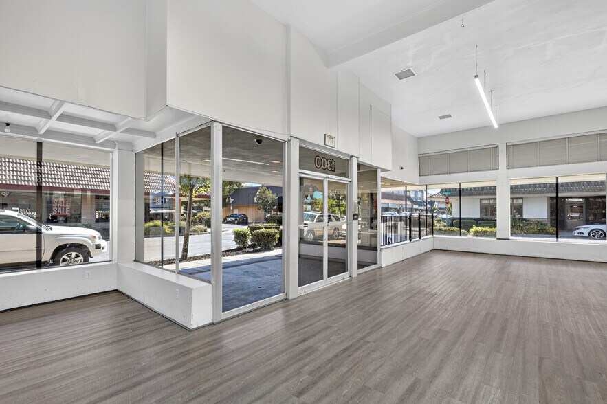 More Photos Of 1300-1340 Broadway Ave, Atwater Storefront For Lease