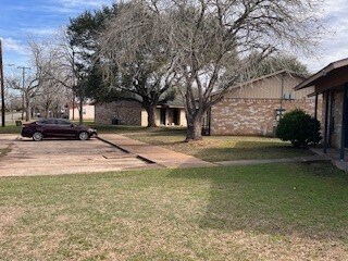 More Photos Of 449 Fink St, Yoakum Apartments For Sale