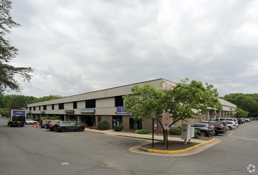 Primary Photo Of 5609 Sandy Lewis Dr, Fairfax Flex For Lease