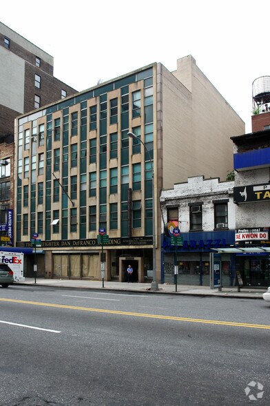 More Photos Of 204-208 E 23rd St, New York Office For Lease
