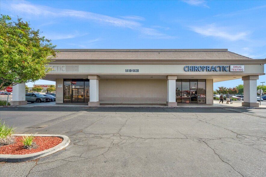 More Photos Of 5646 N Blackstone Ave, Fresno Unknown For Lease