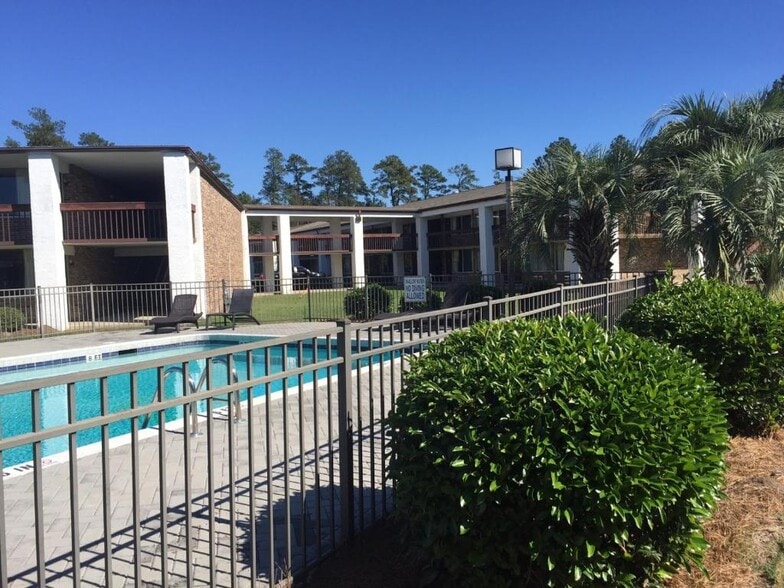 More Photos Of 1301 4th St, Hartsville Hotel For Sale