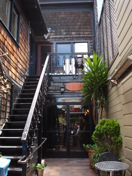 More Photos Of 1851-1853 Union St, San Francisco Restaurant For Lease