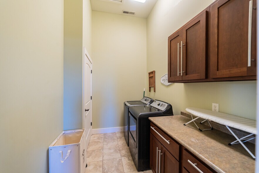 More Photos Of 333 N 9th St, Paducah Storefront Retail Residential For Sale