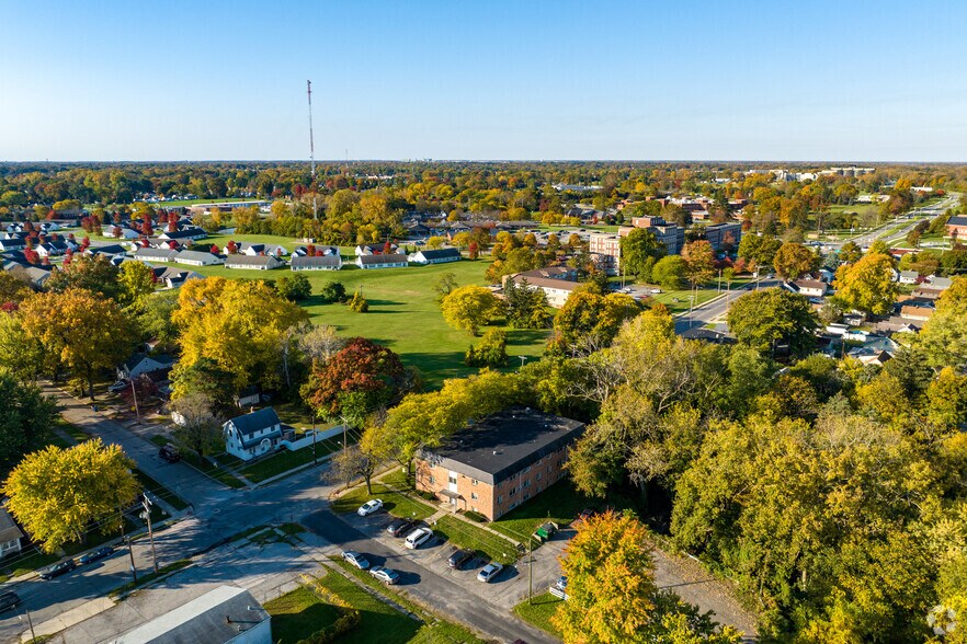 More Photos Of 2010 Arlington Ave, Toledo Apartments For Sale