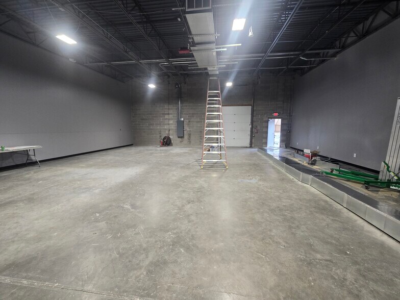 More Photos Of 2960 Technology Pl, Waldorf Research And Development For Lease