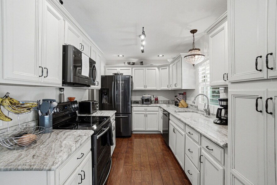 More Photos Of 4120 3rd Ave NW, Naples Apartments For Sale