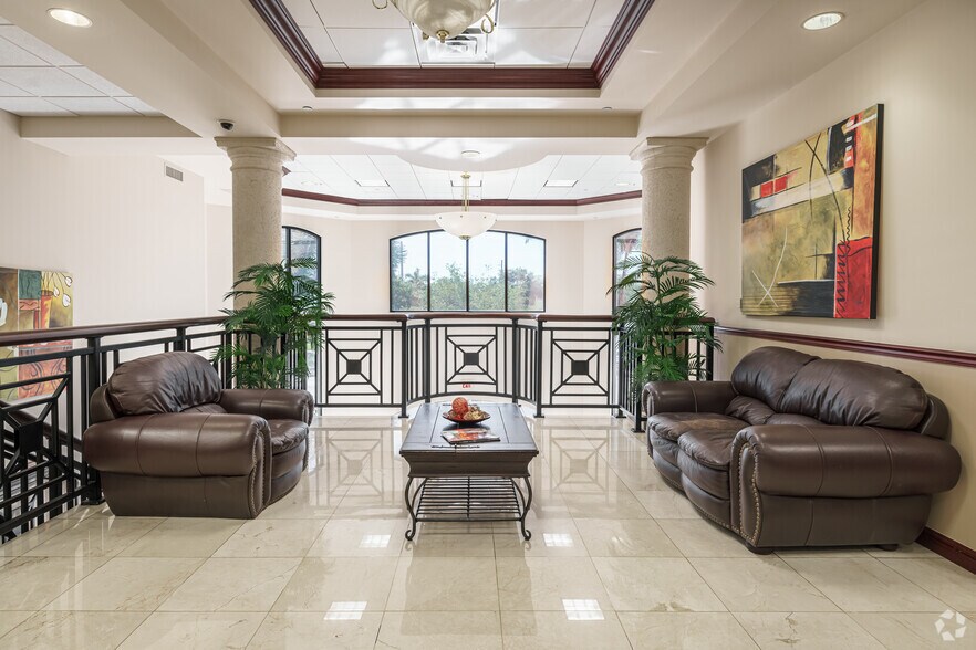 More Photos Of 850 NW Federal Hwy, Stuart Office For Lease