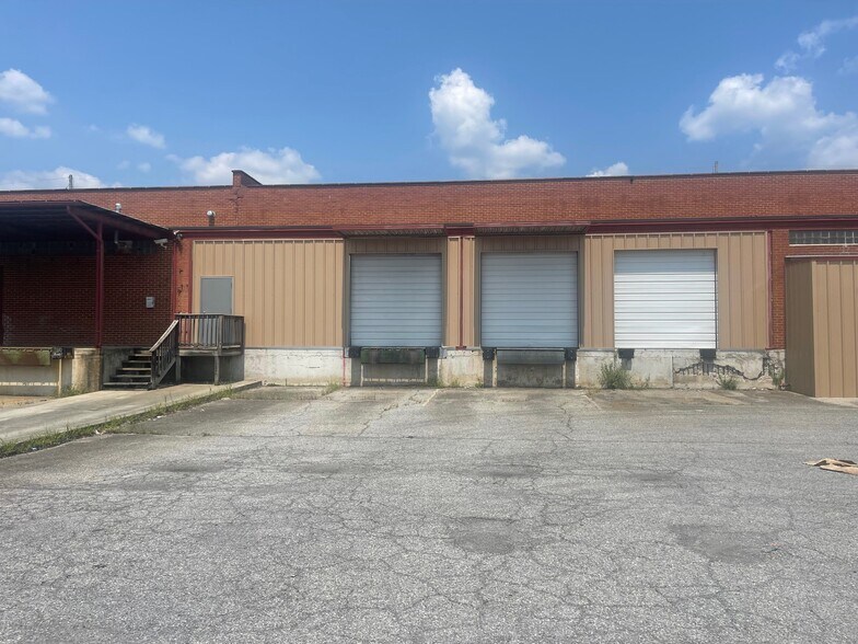 More Photos Of 901 11th St NE, Roanoke Warehouse For Lease
