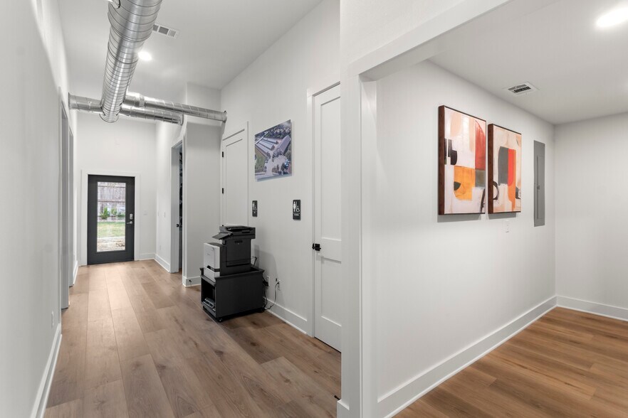 More Photos Of 2800 Barron Rd, College Station Office For Sale