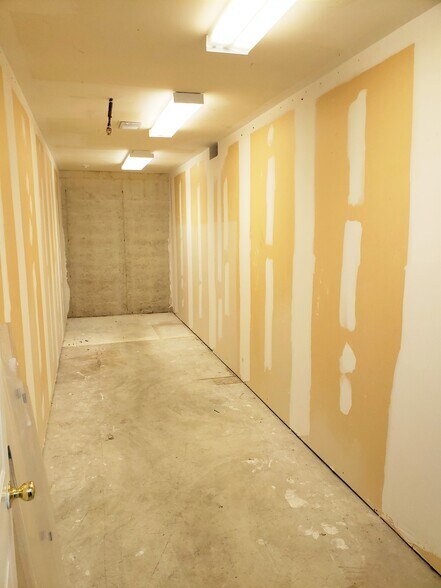 More Photos Of 1682 E Gude Dr, Rockville Office For Sale