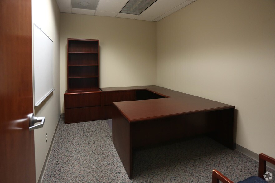 More Photos Of 2070 Little Hills Expy, Saint Charles Office For Sale