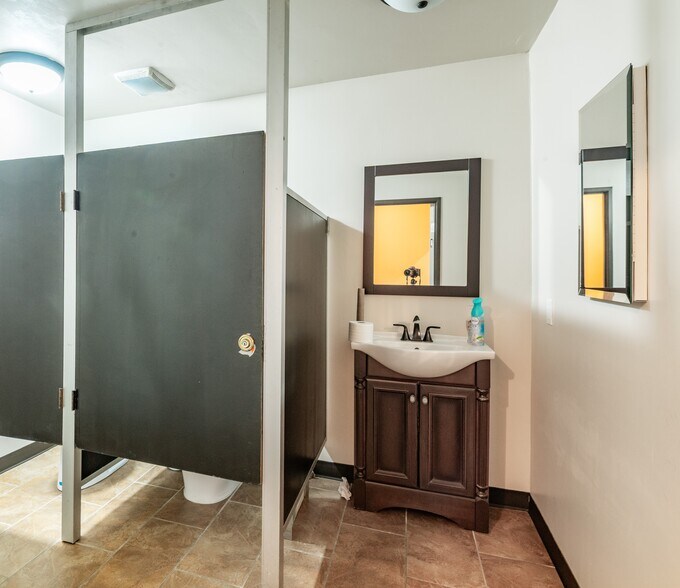 More Photos Of 1511 259th St, Harbor City Warehouse For Sale