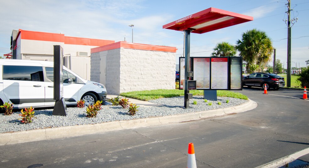 More Photos Of 3250 W Vine St, Kissimmee General Retail For Sale