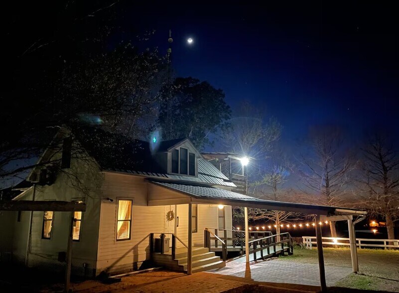 More Photos Of 1241 Post Oak Point Rd, New Ulm Specialty For Sale