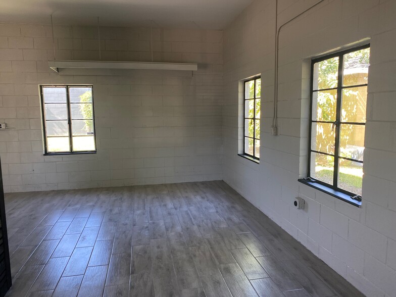 More Photos Of 2227 W Fairbanks Ave, Winter Park Office For Lease