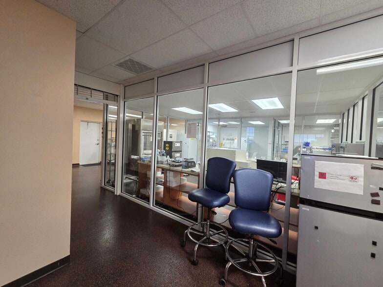 More Photos Of 1070-1072 E Brandon Blvd, Brandon Medical For Lease