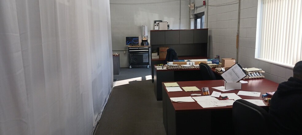 More Photos Of 301-315 Camars Dr, Warminster Light Manufacturing For Sale